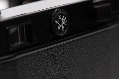 Siyah arkaplanda eski kamera denetimi