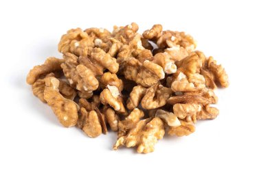 Beyaz arka planda izole edilmiş cevizler. - Yakın çekim. Sağlıklı yemek.