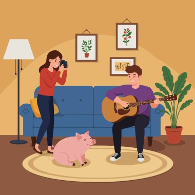 Bir kadın, evin içinde rahat bir ortamda oturan bir domuzun ev ve yaşam tarzını resmetmek için mükemmel bir şekilde gitar çalan gülümseyen bir adamı fotoğraflıyor..