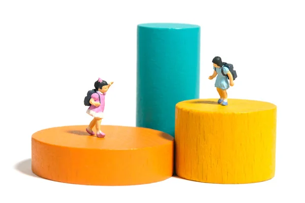 Fotografia Figura Brinquedo Pessoas Miniatura Menina Alunos Jardim Infância Jogando — Fotografia de Stock