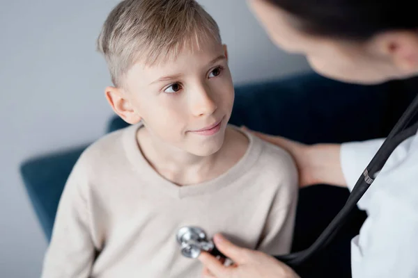 Doctor Kid Boy Patient Home Medical Inspection Medicine Healthcare Concepts — Stock Photo, Image