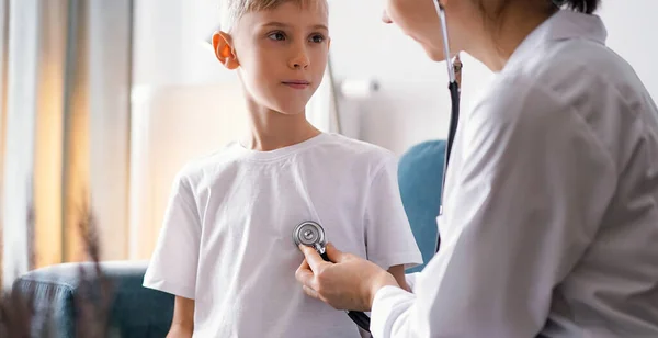 Docteur Gamin Maison Enfant Patient Inspection Médicale Habituelle Médecine Concepts — Photo