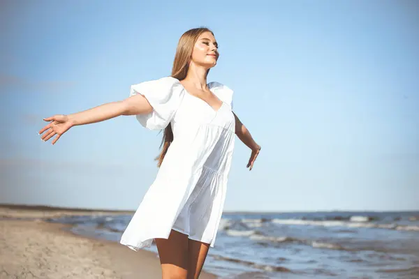 Happy Smiling Beautiful Woman Ocean Beach White Summer Dress Open — Stock Photo, Image
