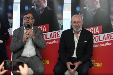 Termoli, İtalya - 11 Aralık 2022: Stefano Bonaccini Molise 'de düzenlenen gezide Emniyet Müdürlüğü Sekreterliği adayı