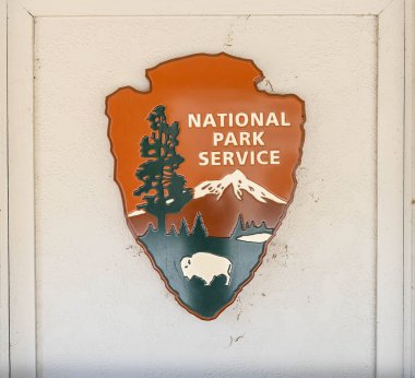 Smoky Dağları 'nın kapısında Ulusal Park hizmet sembolü.