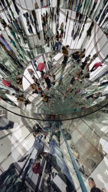 New York City, New York: 11 Kasım 2022 - SUMIT One Vanderbilt, süper geniş manzaralı iç mekan, 45 E 42. Cadde, New York, New York, New York 10017, Amerika Birleşik Devletleri