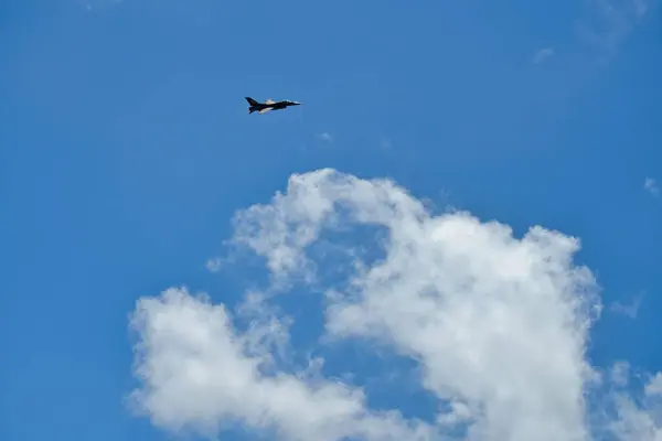 オーガスタ ジョージア州 5月132023 超音速飛行中の空で出撃する米軍のジェット — ストック写真