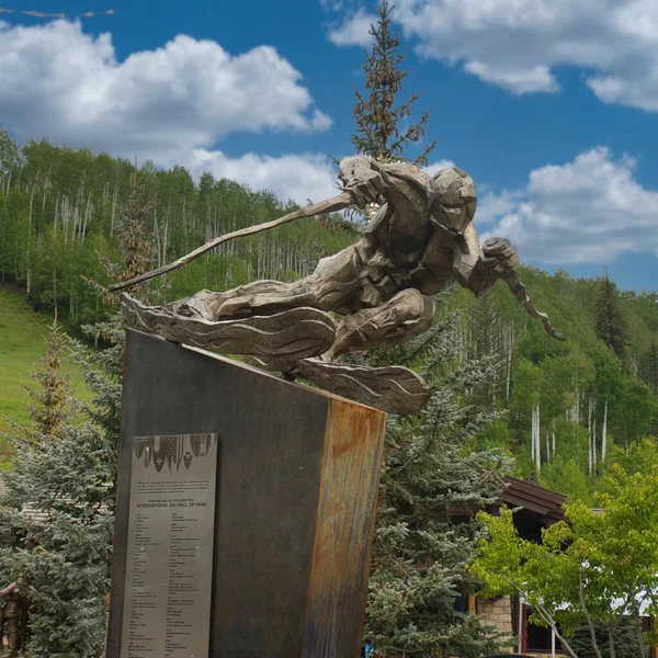 Vail Colorado Junio 2023 Escultura Del Corredor Esquí Edge Gail — Foto de Stock