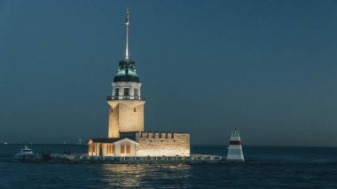 İstanbul 'da boğazın girişindeki Leander' in kulesi olarak da bilinen Madien 'in kulesinin görüntüsü, Trkiye