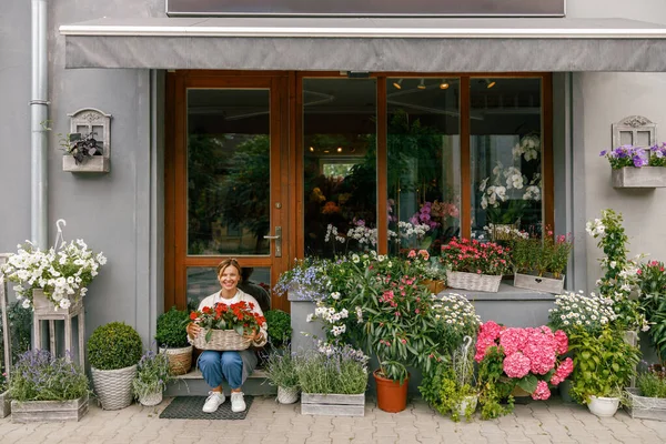 Woman Florist Small Business Owner Sitting Floral Store Waiting Client — Stock Photo, Image