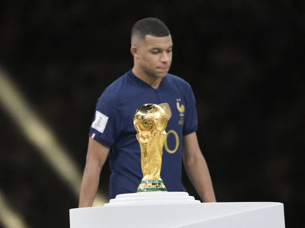 Doha-Katar 18 Aralık 2022, futbol dünya kupası finali, Arjantin ve Fransa, Arjantin Kupası şampiyonu ve Lionel MESSI, LIFT FIFA Dünya Kupası TROPHY