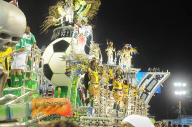 Rio de Janeiro-Brazil, 9 Şubat 2022. Dünyanın en büyük karnavalı olarak kabul edilen Rio de Janeiro Karnavalı sırasında Sambromo Özel Samba Okulları Geçidi.
