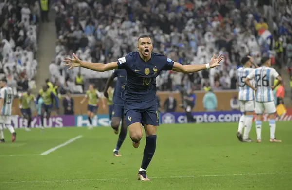 Doha-Katar 18 Aralık 2022, futbol dünya kupası finali, Arjantin ve Fransa, Arjantin Kupası şampiyonu. 