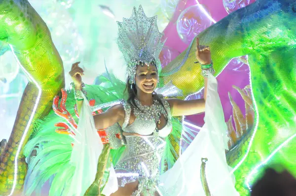 Rio de Janeiro-Brazil, 9 Şubat 2022. Dünyanın en büyük karnavalı olarak kabul edilen Rio de Janeiro Karnavalı sırasında Sambromo Özel Samba Okulları Geçidi.