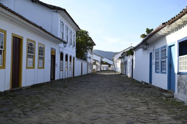 Paraty-Brazil, 9 Ocak 2024 Rio de Janeiro 'daki Paraty şehrinin tarihi mimarisi.