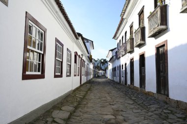 Paraty-Brazil, 9 Ocak 2024 Rio de Janeiro 'daki Paraty şehrinin tarihi mimarisi.