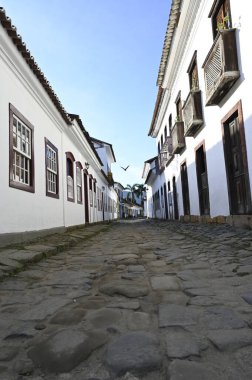 Paraty-Brazil, 9 Ocak 2024 Rio de Janeiro 'daki Paraty şehrinin tarihi mimarisi.