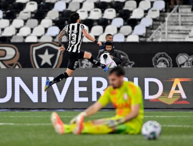 Rio de Janeiro-Brazil, 11 Mayıs 2025, Brezilya Futbol Şampiyonası, Botafogo ve Internacional takımları arasında Nilton Santos Stadyumu 'nda oynanan maç.