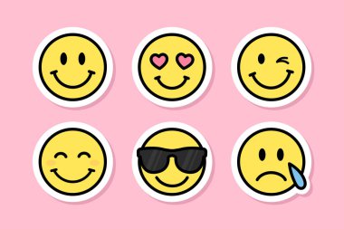 Gülen yüzler, şirin emojiler, çizgi film vektör etiketi seti.