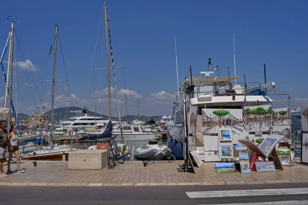 Saint Tropez Francia Agosto 2022 Yates Lujo Barcos Veleros Bordean —  Fotos de Stock