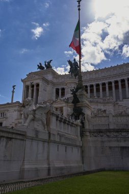  Roma, İtalya - 22 Eylül 2022 - Vittorio Emanuele II Anıtı Bir yaz öğleden sonra Piazza Venezia 'da                               