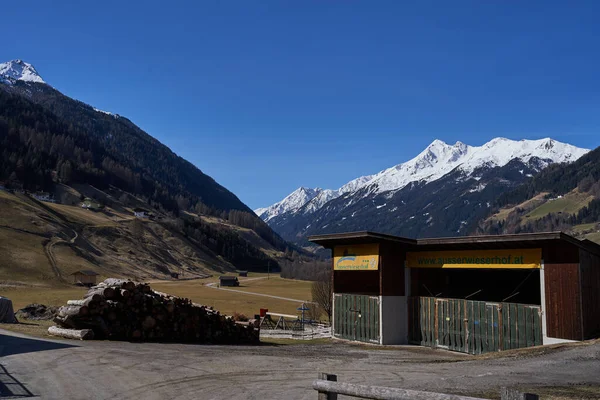 Neder Austria Marzo 2023 Una Pequeña Ciudad Valle Alpino Stubaital — Foto de Stock