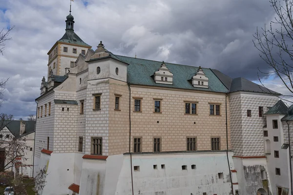 2023年3月25日 捷克共和国帕杜比斯 春天的一个下午 帕杜比斯城堡的风景 — 图库照片
