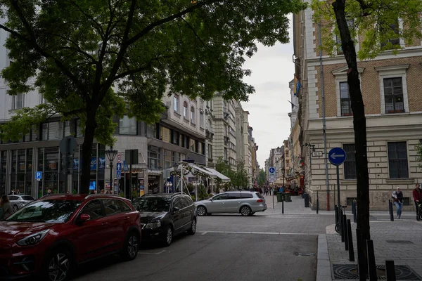 Будапешт Угорщина Квітня 2023 Вулиця Вачі Однією Головних Пішохідних Магістралей — стокове фото