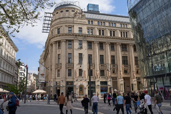 stock image  Budapest, Hungary - April 29, 2023 - Vorosmarty Square on a spring day                              