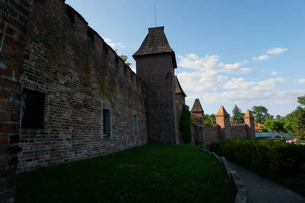 尼姆伯克 捷克共和国 2023年5月30日 一个阳光明媚的春日下午的中世纪哥特式防御工事 — 图库照片