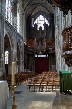 Paris, Fransa - 14 Temmuz 2023 - Saint-Merry Paris Gotik tarzı Kilisesi (Eglise Saint-Merri, XVI) Saint Martin Caddesi 'nde                               