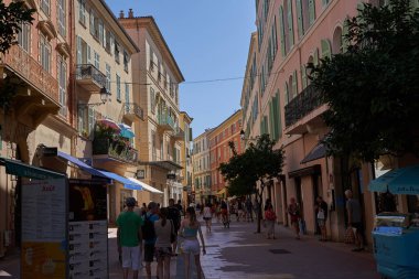 Menton, Fransa 8 Ağustos 2023 - Menton 'da eski bir şehir, Fransız Riviera' sında deniz kentidir.                               