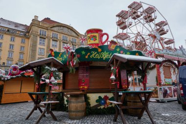 Dresden, Almanya - 29 Kasım 2023 - Dresden Almanya Noel Pazarı 29 Kasım 2023 - Striezelmarkt                                