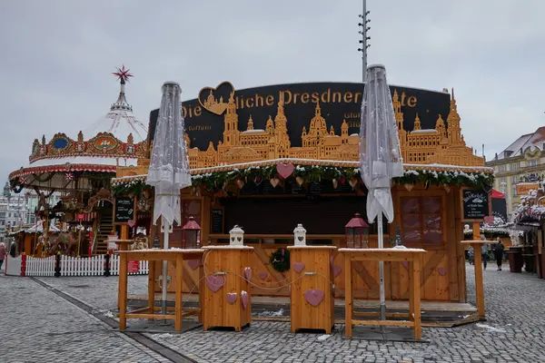 Dresden, Almanya - 29 Kasım 2023 - Dresden Almanya Noel Pazarı 29 Kasım 2023 - Striezelmarkt                                
