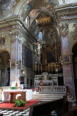 Bergamo, İtalya - 17 Haziran 2024 - Colleoni Caddesi SantAgate del Carmine Kilisesi                               