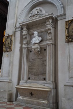  Brescia, İtalya - 17 Haziran 2024 - Santa Maria Assunta Katedrali (Duomo Nuovo)                              