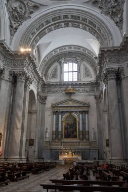 Brescia, İtalya - 17 Haziran 2024 - Santa Maria Assunta Katedrali (Duomo Nuovo)                               