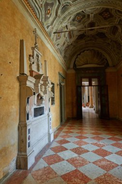 Mantua, İtalya - 19 Haziran 2024 - Mantua 'da Havari Aziz Peter Katedrali                               