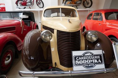 Rozmital modül Tremsinem, Çek Cumhuriyeti - 22 Mart 2025 - Bölgesel Müze - tarihi Aero arabalarının özel koleksiyonu                               