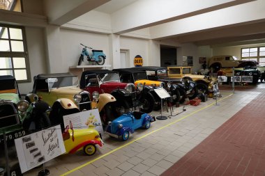 Rozmital modül Tremsinem, Çek Cumhuriyeti - 22 Mart 2025 - Bölgesel Müze - tarihi Aero arabalarının özel koleksiyonu                               