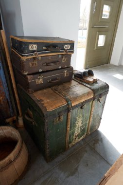 Rozmital modül Tremsinem, Çek Cumhuriyeti - 22 Mart 2025 - Bölge Müzesi - müze deposu - araçlar, koleksiyon ögeleri                               