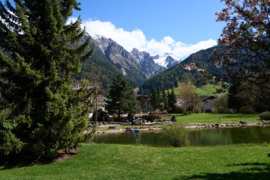 Neustift im Stubaital, Avusturya - 19 Nisan 2025 - Stubai Vadisi - Paskalya Zamanı Stubaital                               
