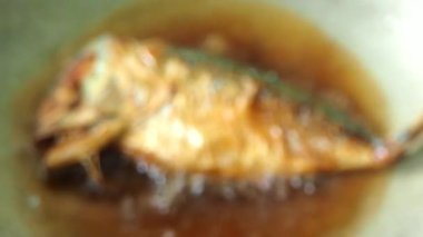 Tavada, Chiangmai Tayland 'da kızarmış uskumru balığı..