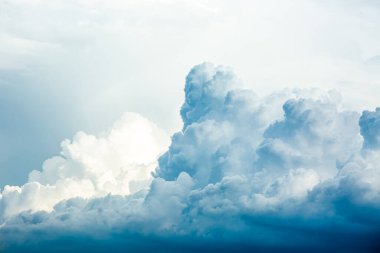 Gökyüzünde güzel bulutlar, Tayland 'ın Chiangmai bölgesi..