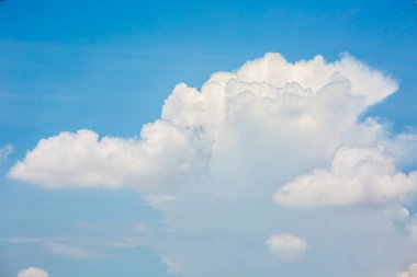 Gökyüzünde güzel bulutlar, Tayland 'ın Chiangmai bölgesi..