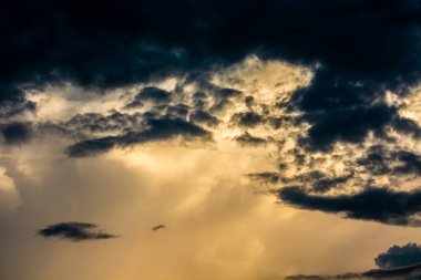 Gökyüzünde güzel bulutlar, Tayland 'ın Chiangmai bölgesi..