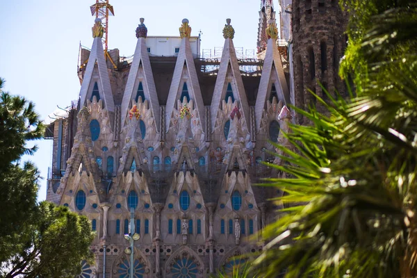 Здание Sagrada Familia Барселоне — стоковое фото