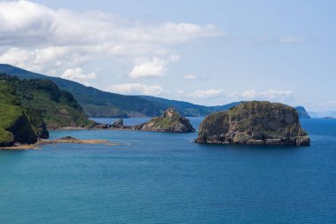 Dalgalı Sunny Beach: Sörf ve Rahatlama İçin Mükemmel Yer