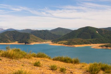 Dalgalı Sunny Beach: Sörf ve Rahatlama İçin Mükemmel Yer