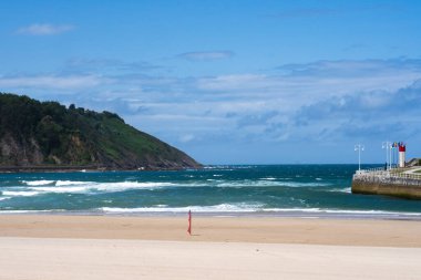 Dalgalı Sunny Beach: Sörf ve Rahatlama İçin Mükemmel Yer